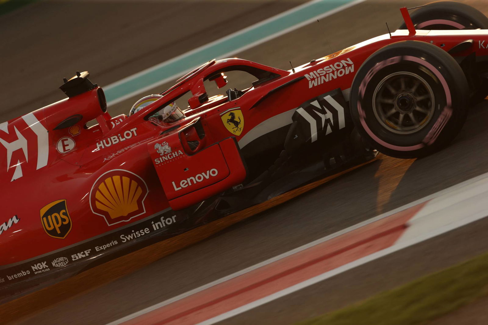 Vettel dan Ferrari perlu 'melangkah' di F1 2019 - Rosberg