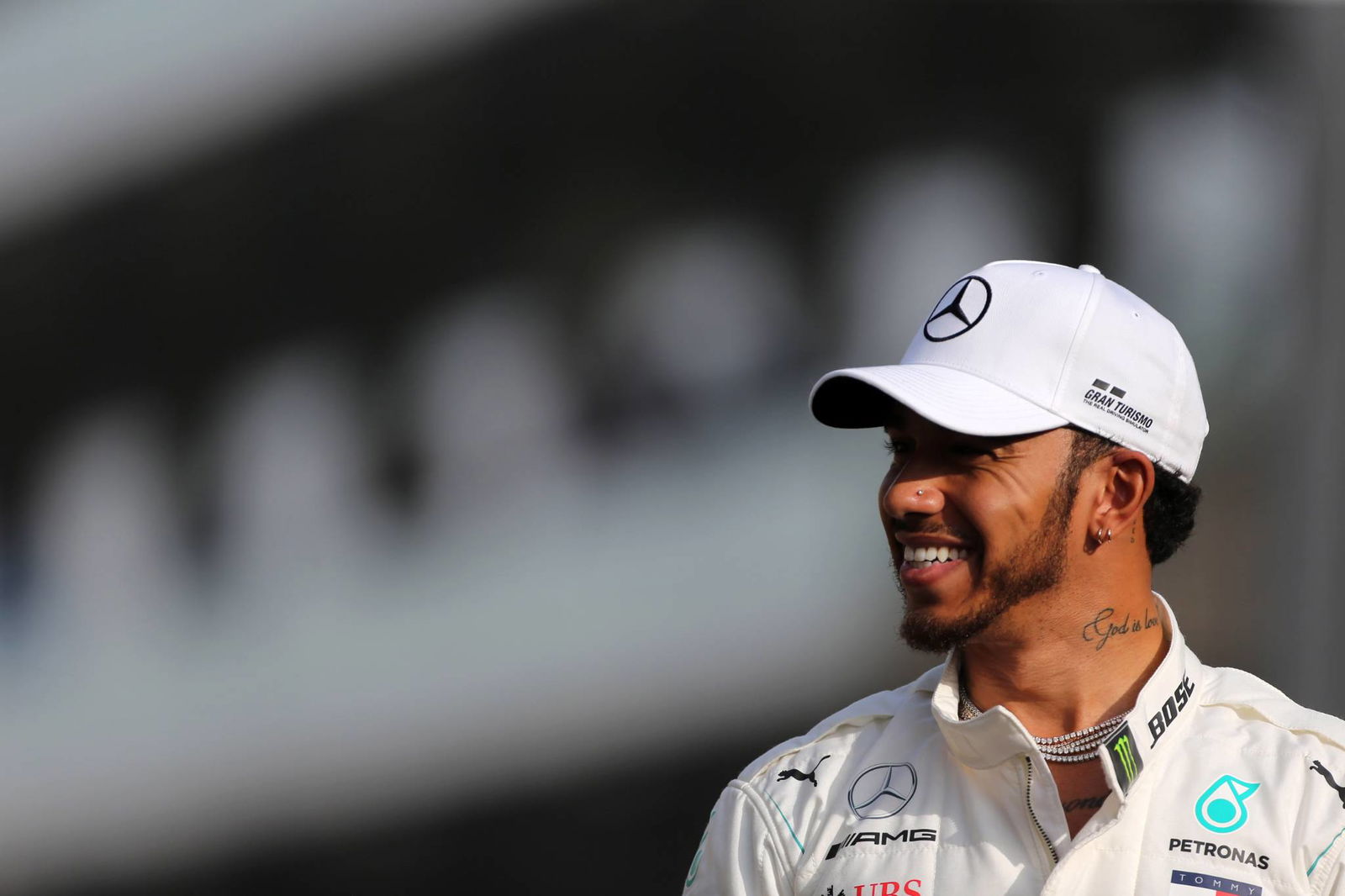 Hamilton mengakhiri musim F1 dengan kemenangan Abu Dhabi