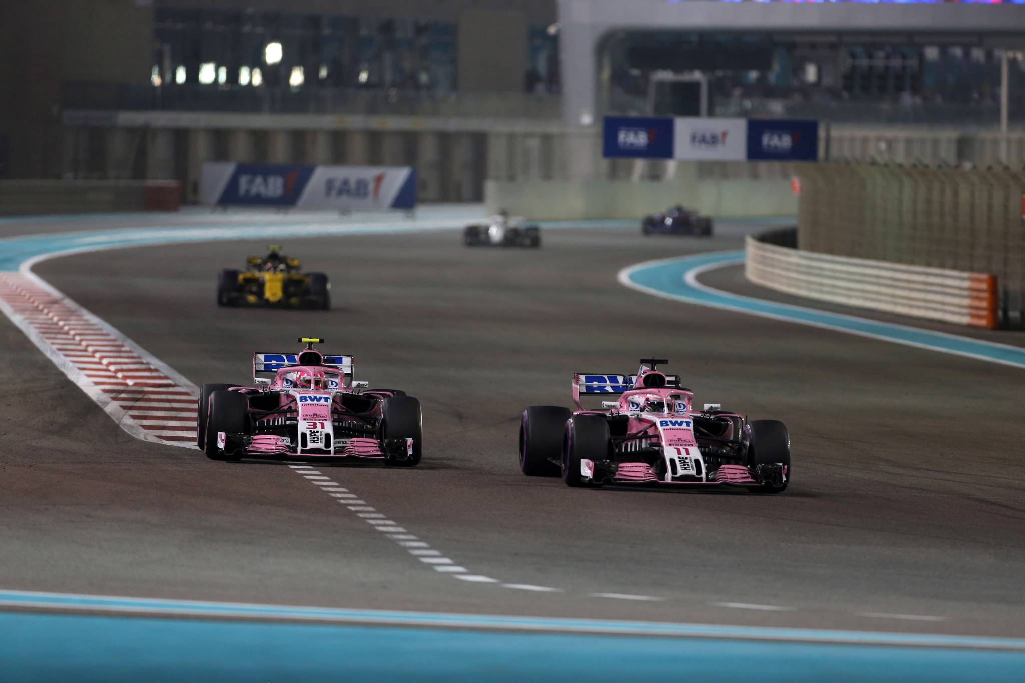 25.11.2018 - Race, Esteban Ocon (FRA) Racing Point Force India F1 VJM11 and Sergio Perez (MEX) Racing Point Force India F1 VJM11 