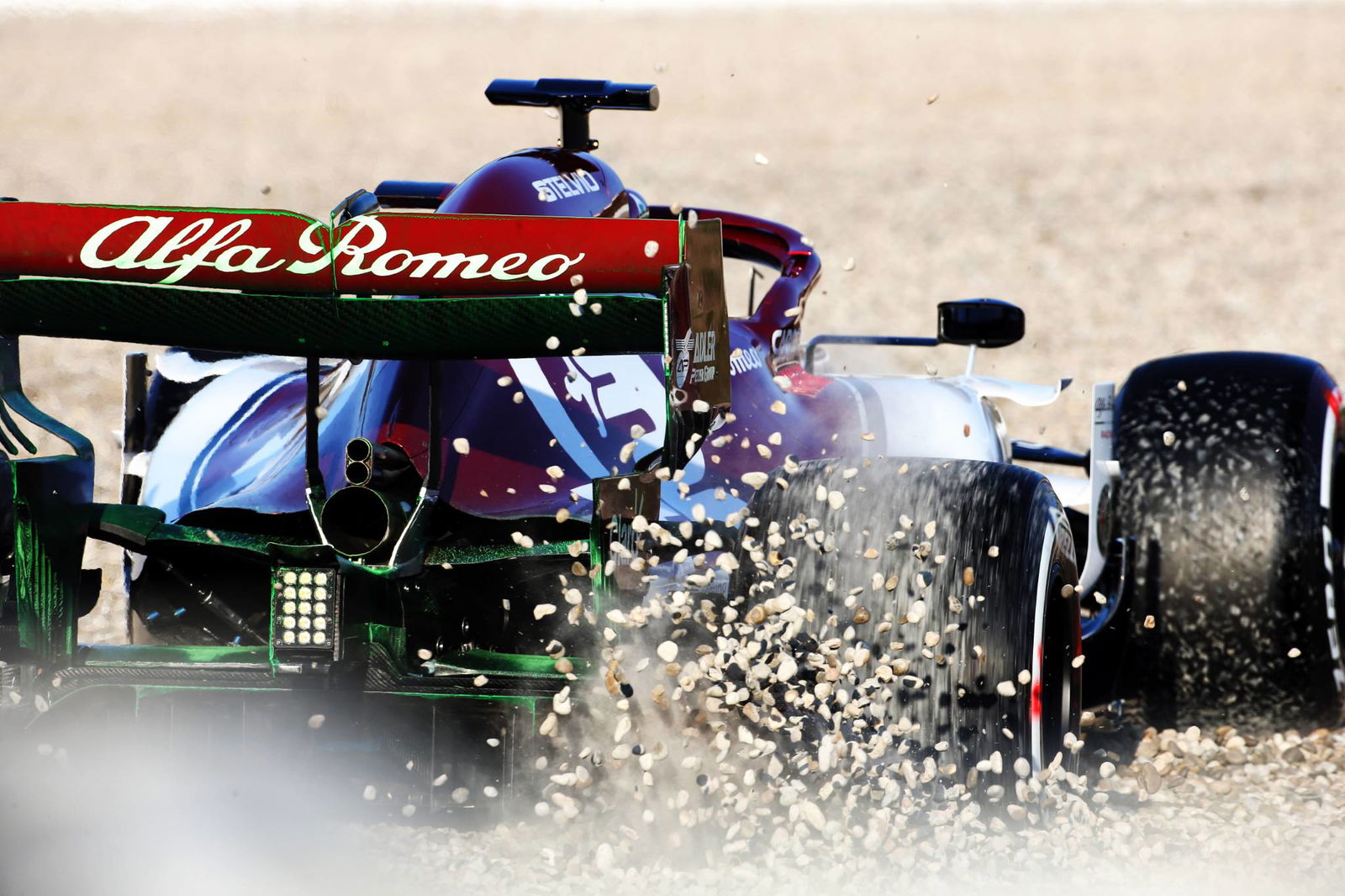 Hamilton: Mercedes W10 terasa sangat berbeda