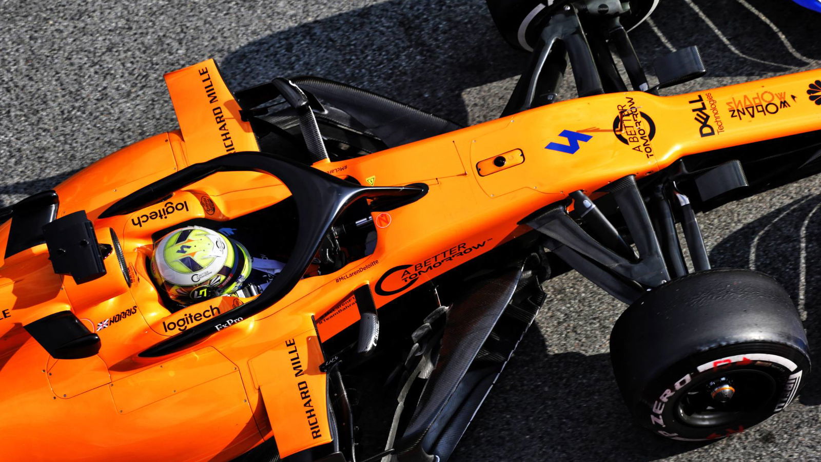 Norris di atas saat McLaren menyelidiki halte kedua