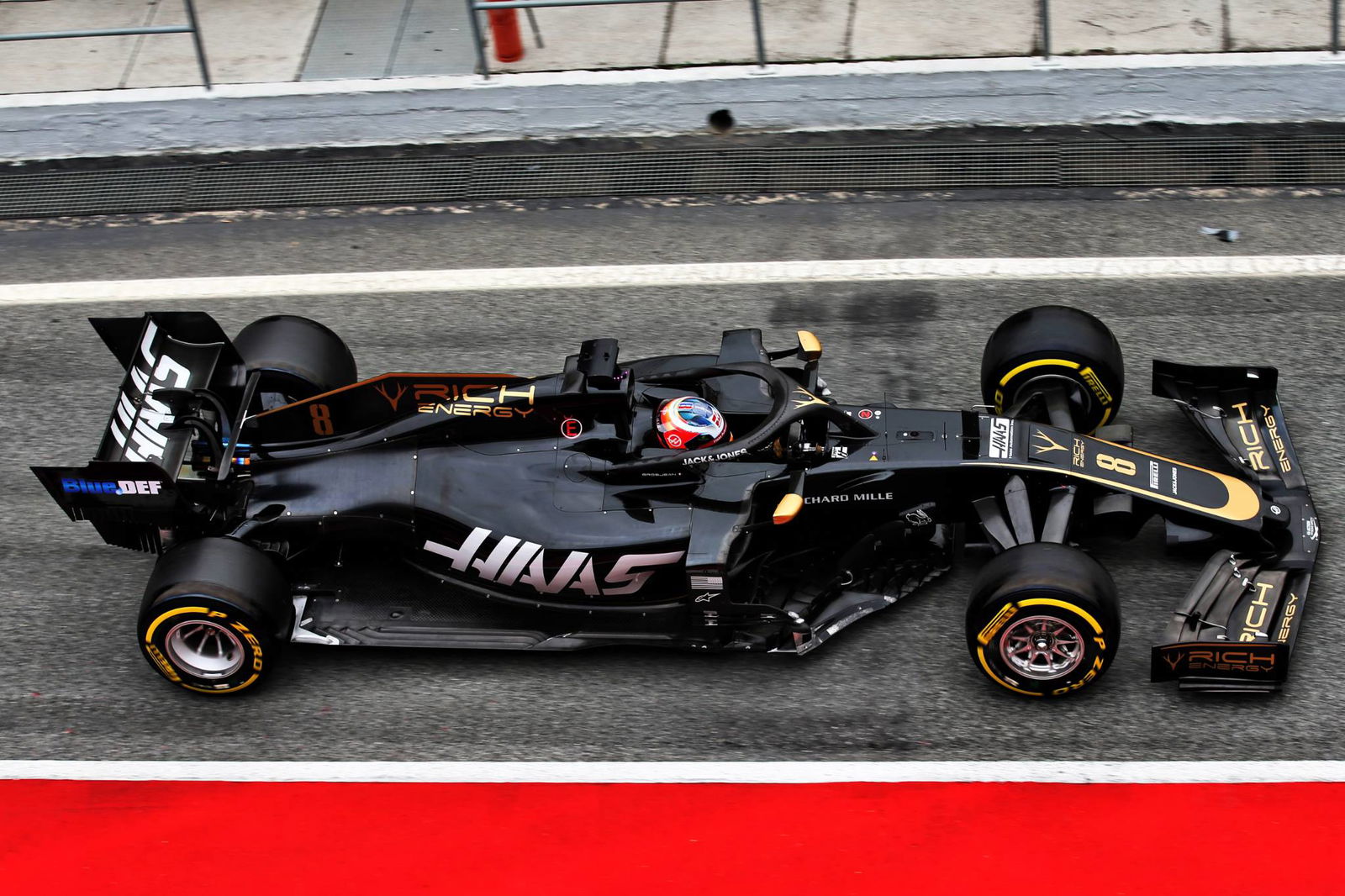 Hamilton: Ferrari terlihat 'sangat, sangat kuat' dalam pengujian F1