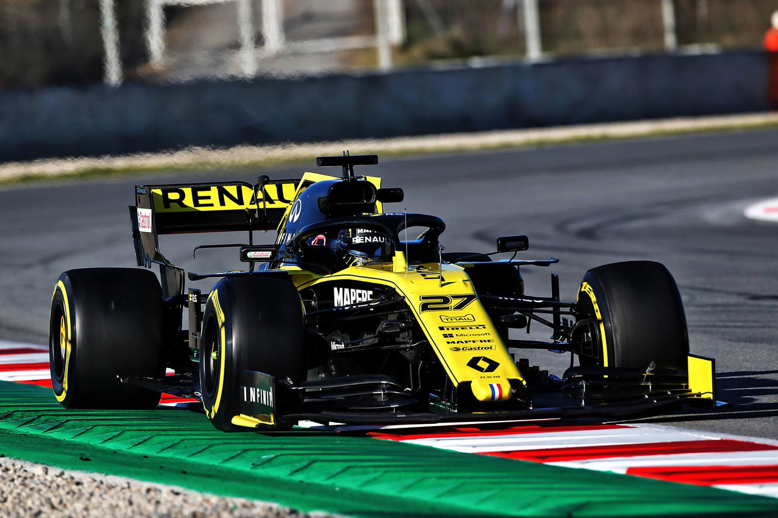 Renault says 2019 F1 engine has already hit “high targets”