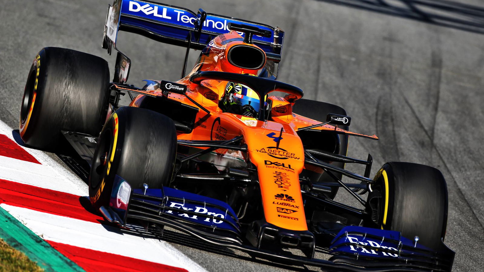Norris memimpin hari pembukaan tes F1 ke-2, mengeluarkan Mercedes di sela-sela