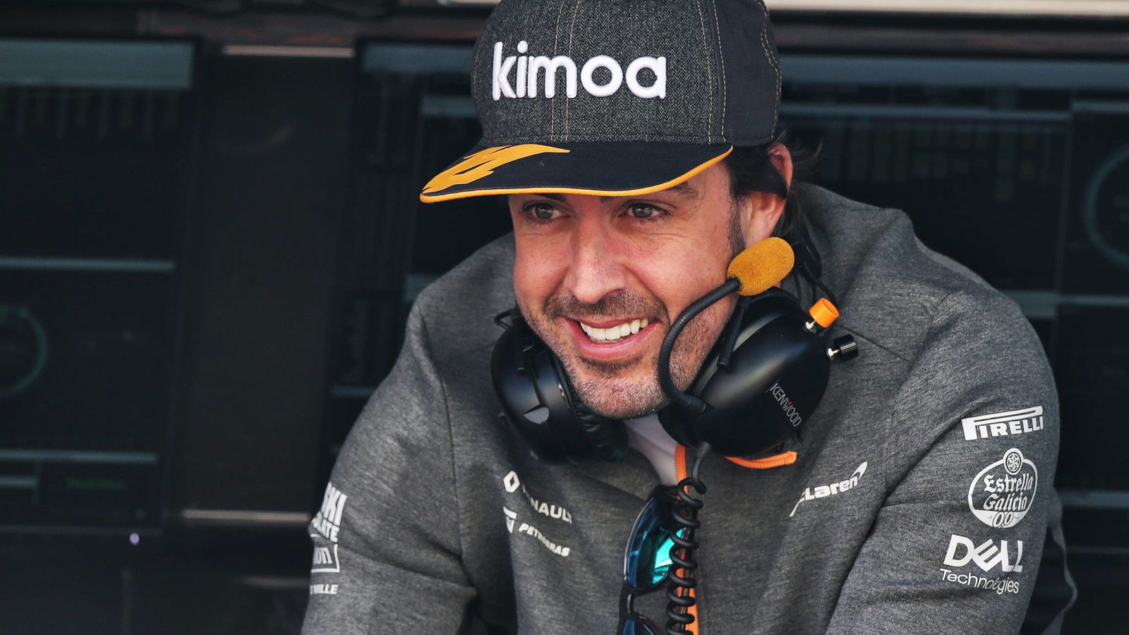 F1 Gossip: A bizarre tale involving Alonso, Dennis... and a peach!