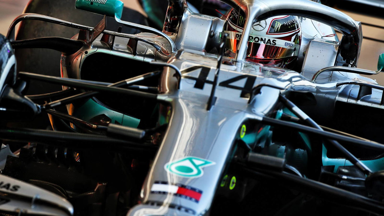 Hamilton takut Ferrari unggul setengah detik dari Mercedes