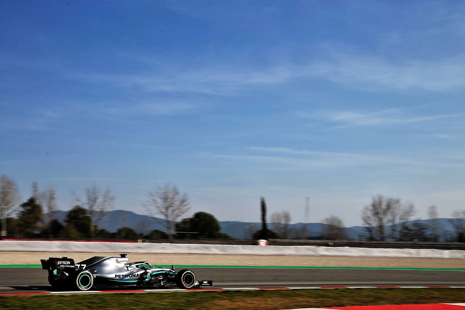 Hamilton lauds Mercedes’ “most positive” day