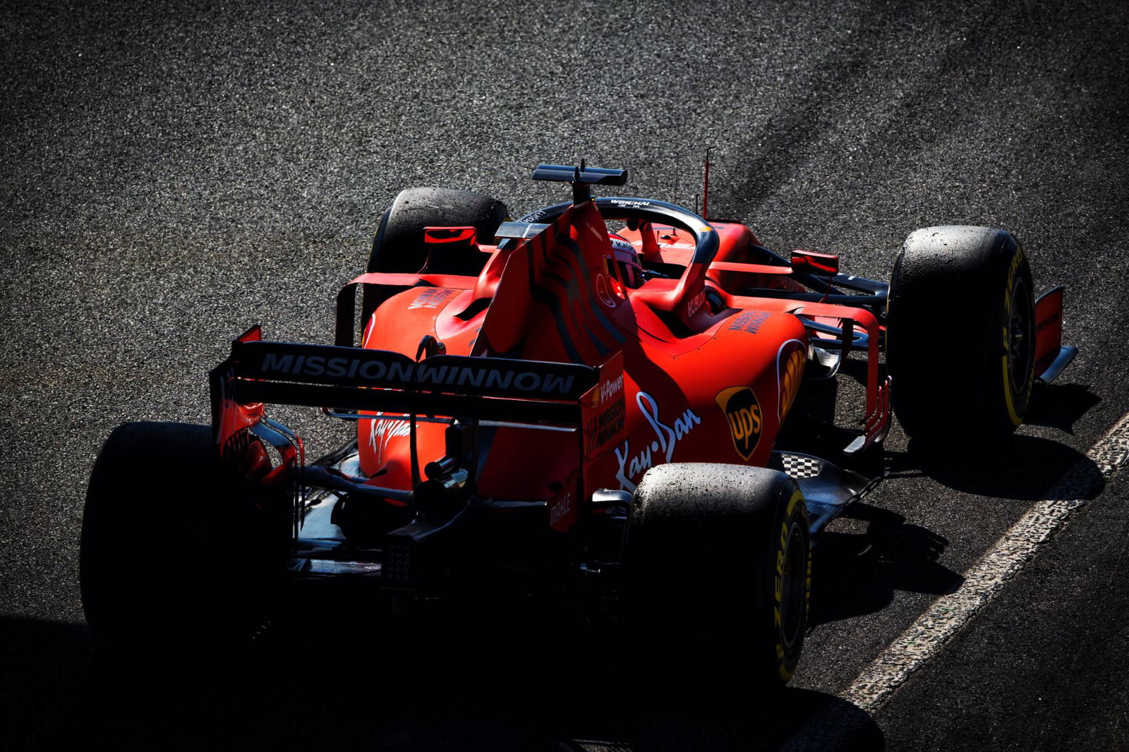 Vettel mengungguli Hamilton tetapi gagal saat tes F1 berakhir