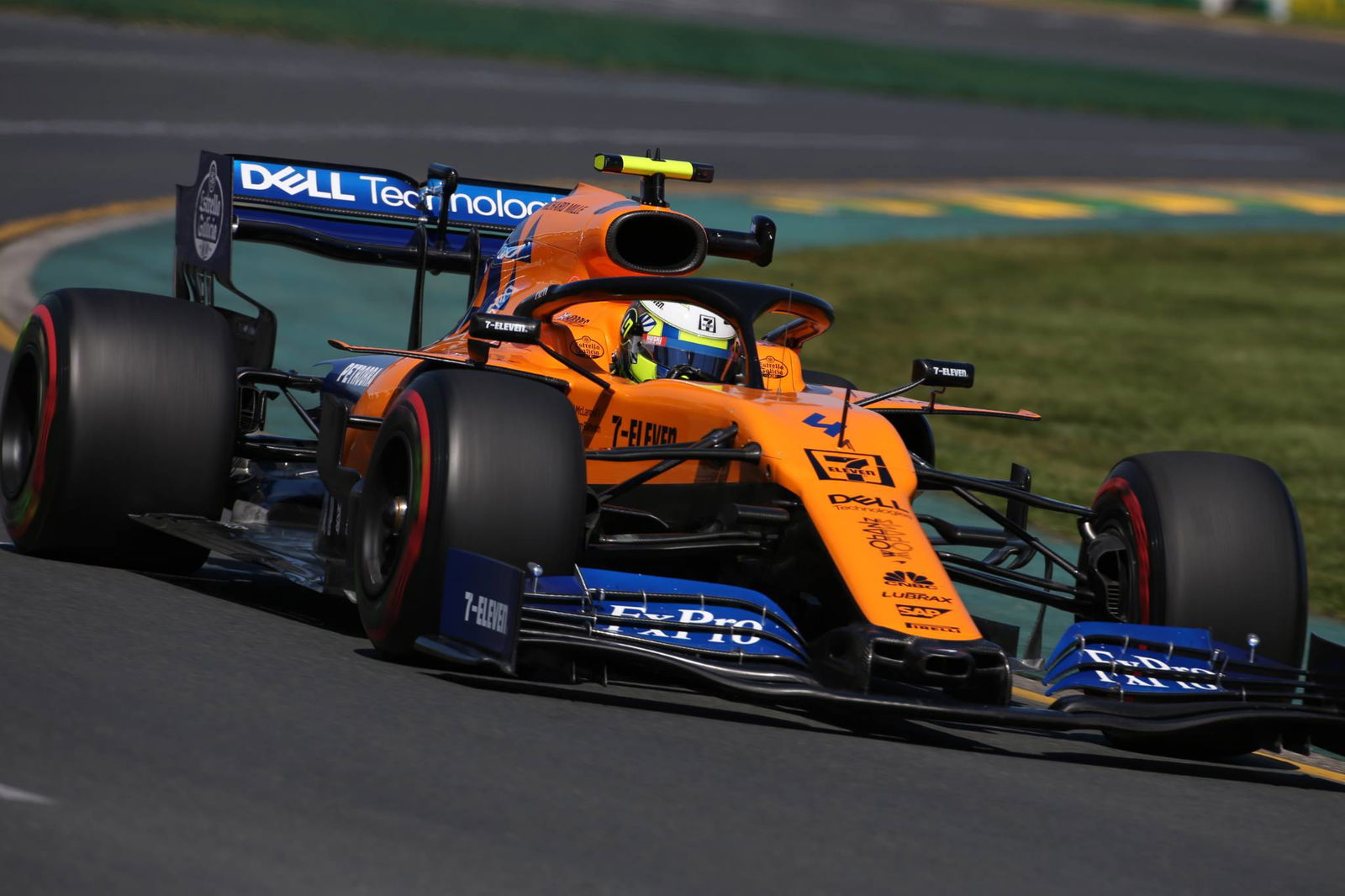 Hamilton mengalahkan Bottas di pole GP Australia