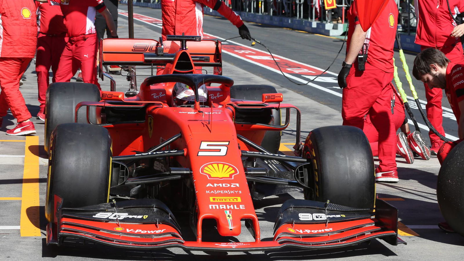 Vettel: Tidak ada gunanya membahas skenario urutan tim Ferrari