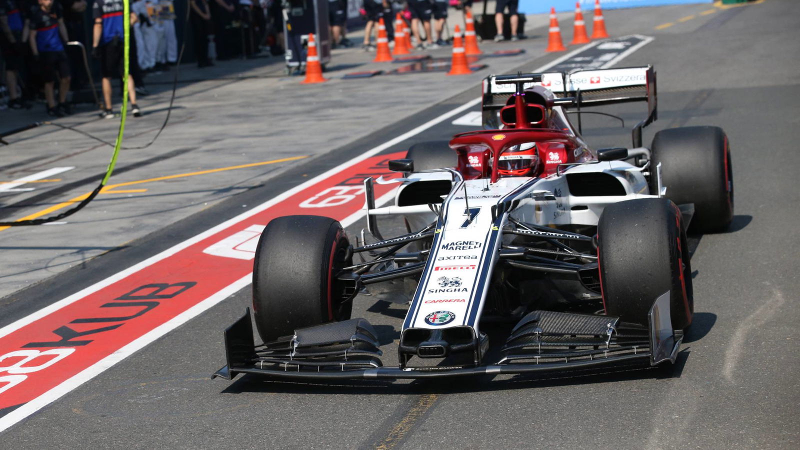 Raikkonen: Early pit stop caused by issue not strategy