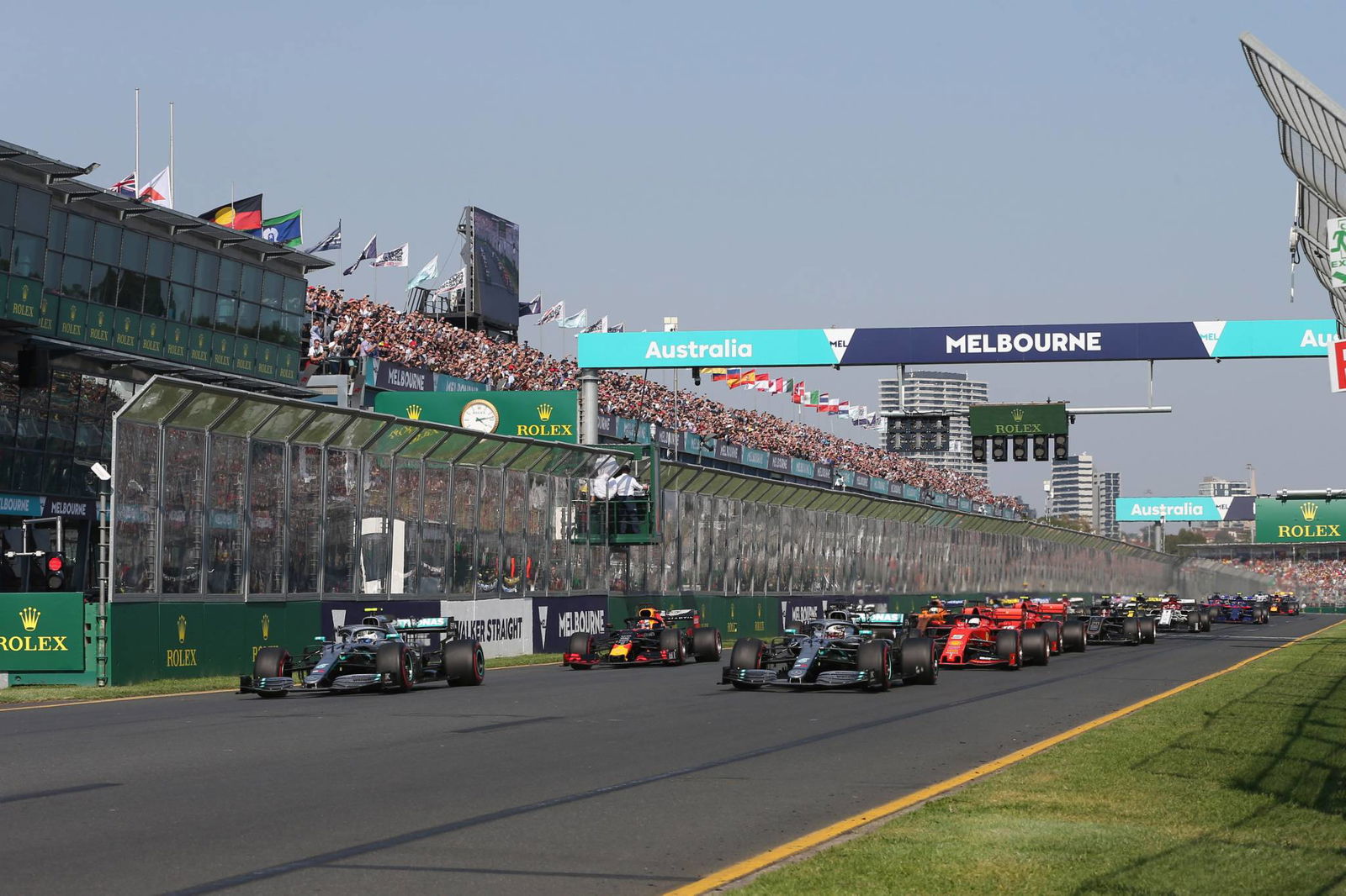 Bottas meraih kemenangan besar di GP Australia