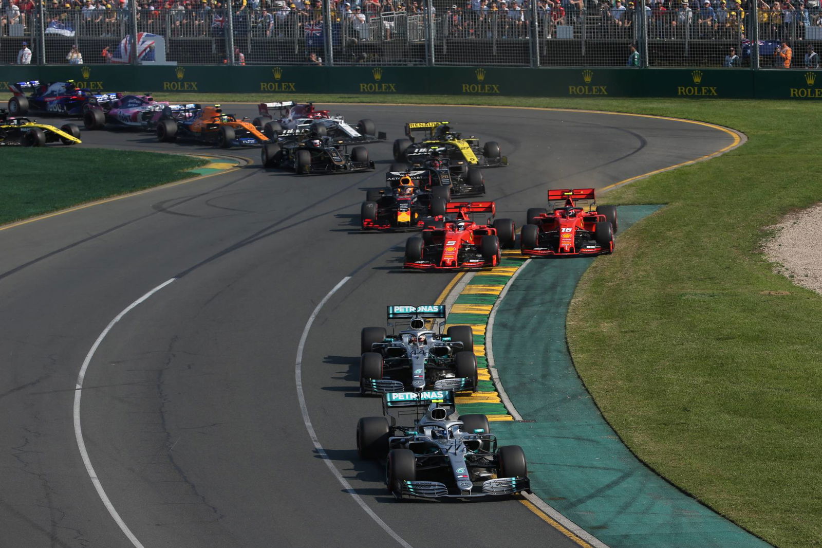 F1 harus menjadi tim yang kurang fokus pada ban - Red Bull