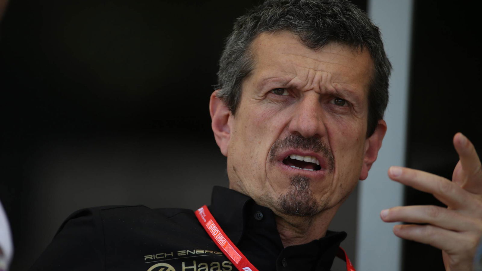 Meninjau risiko penalti F1 