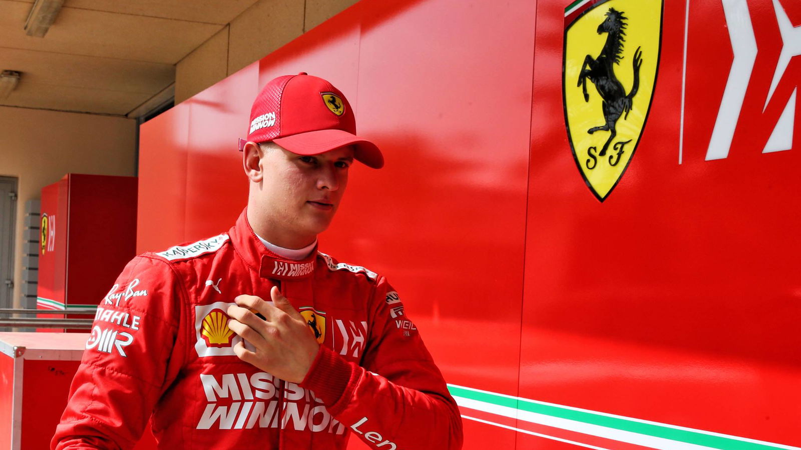 Sainz feels for Schumacher Jr. amid media attention