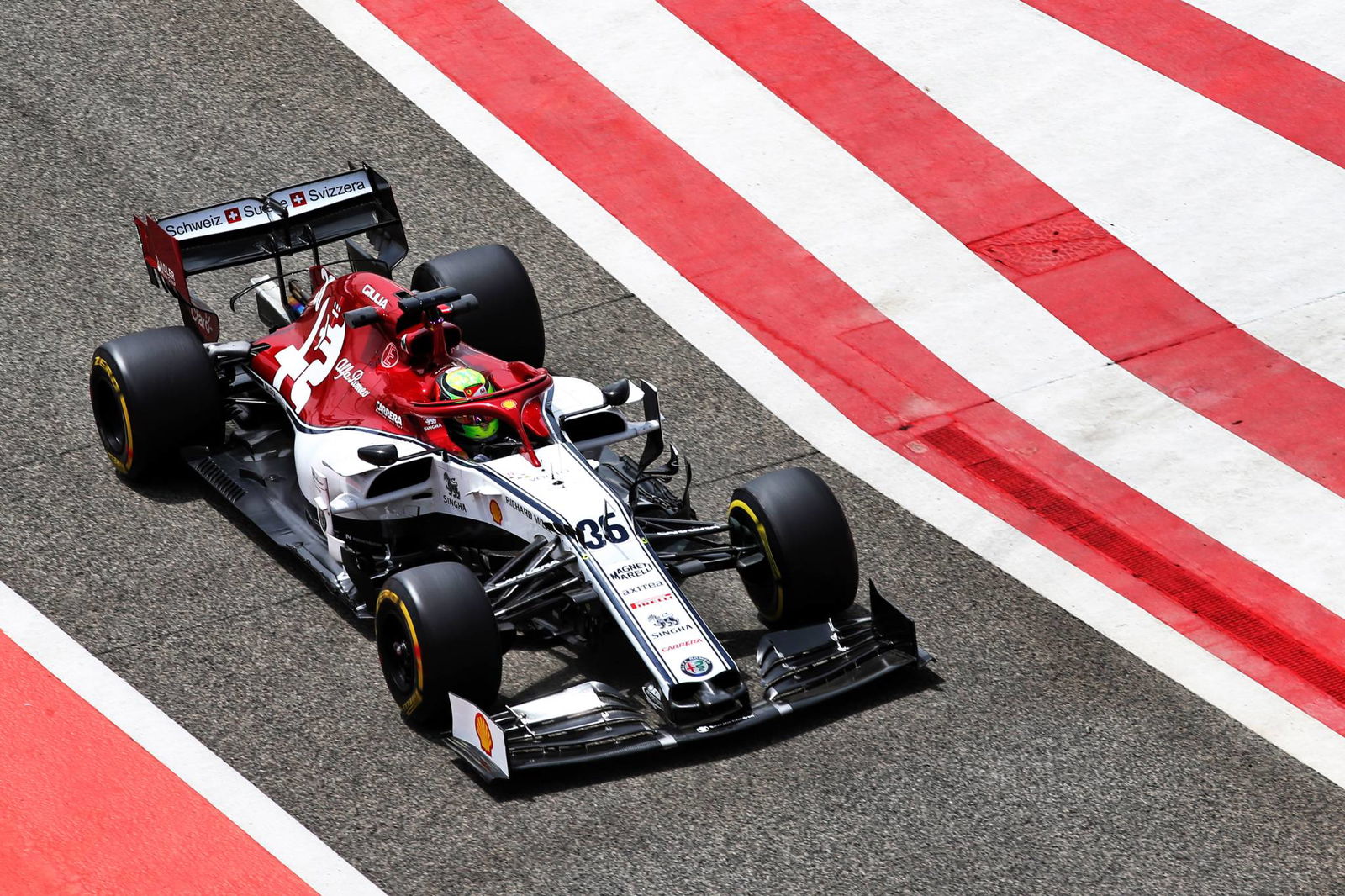 Russell plays down Mercedes fastest lap in Bahrain test