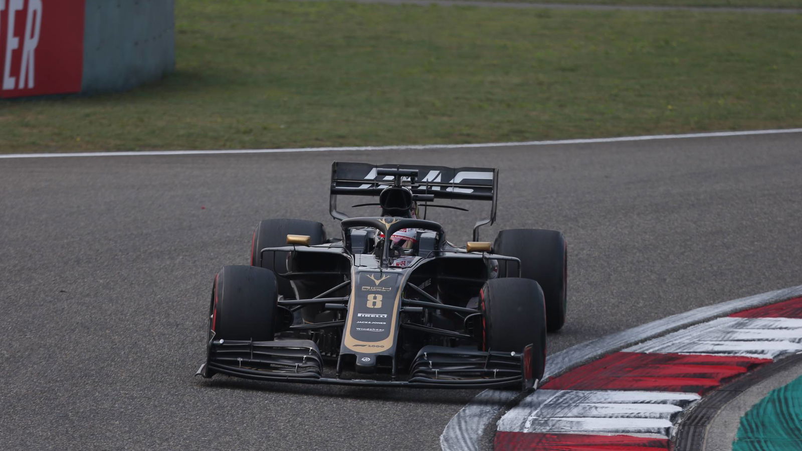 Grosjean tidak khawatir setelah sayap depan gagal 'sendiri'