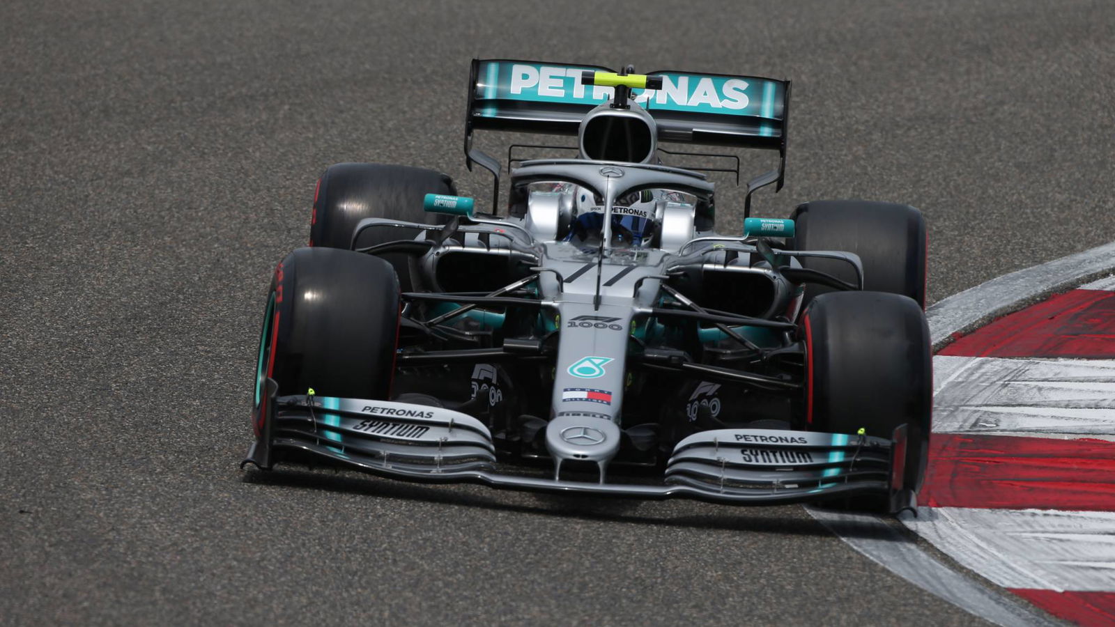 Bottas edges Hamilton for Chinese GP pole