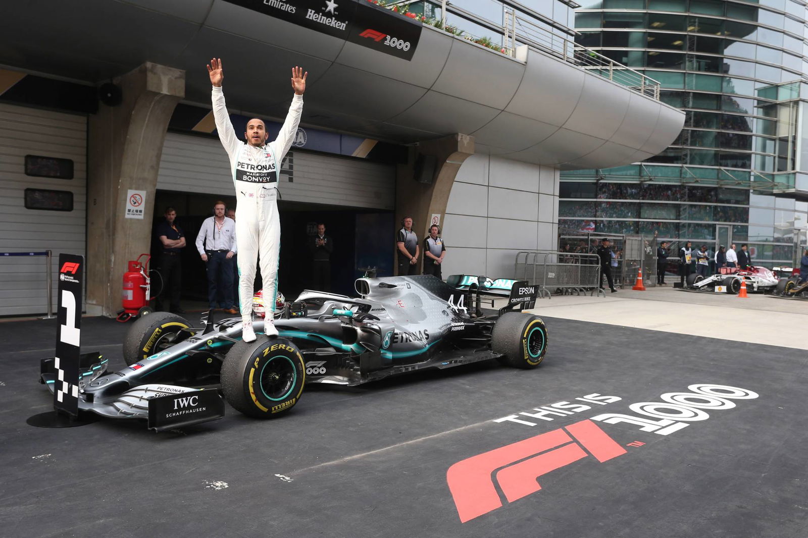 Hamilton 'menebus' dirinya dengan mengakhiri start F1 yang buruk
