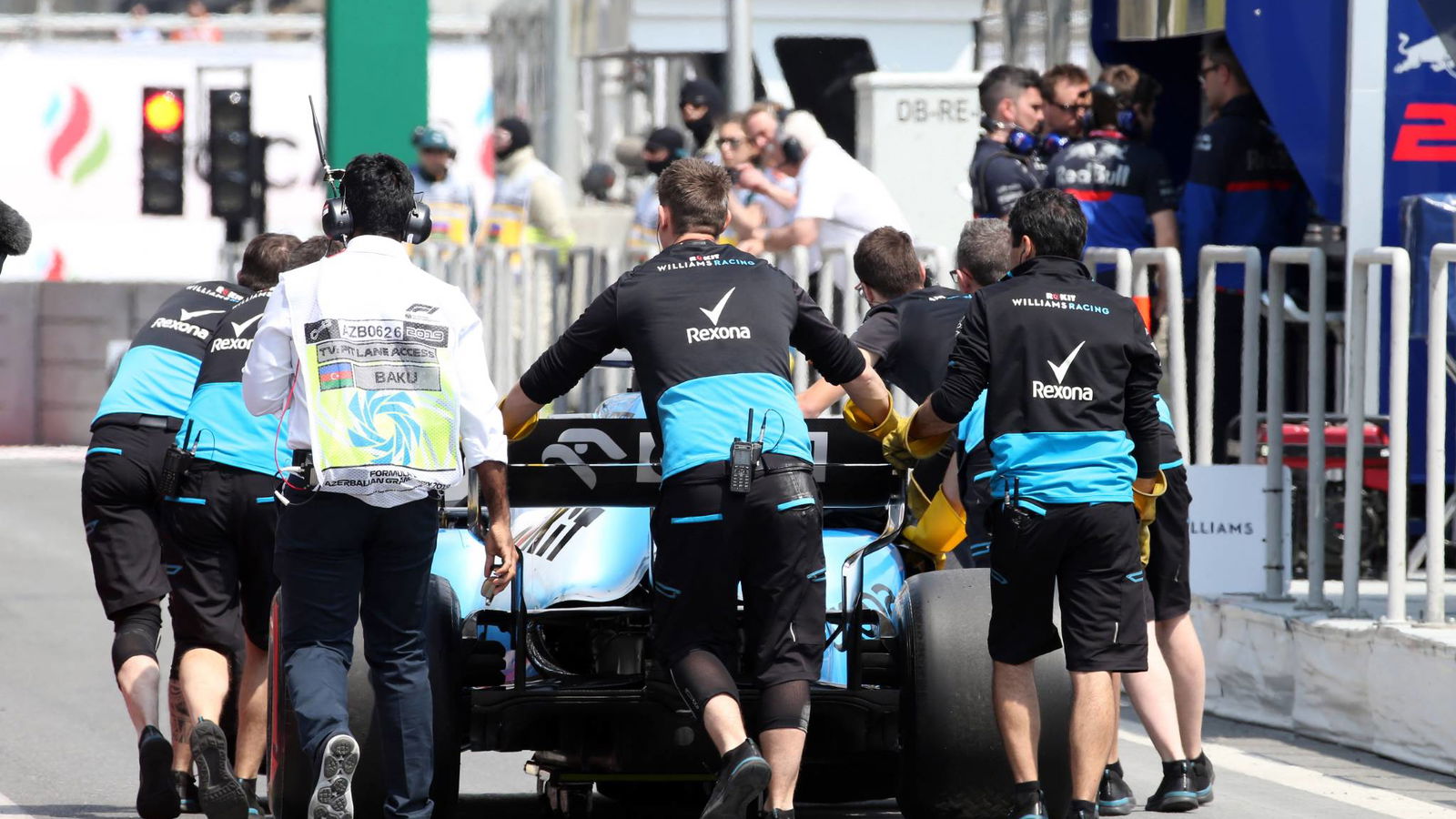 Williams to seek compensation for Baku car damage