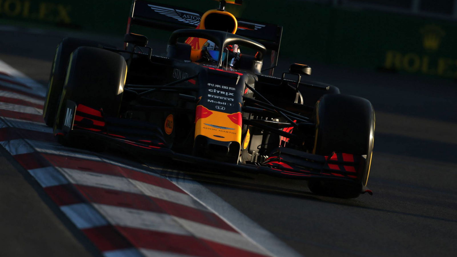 Gasly hit dengan pit lane start karena jembatan timbang FIA hilang