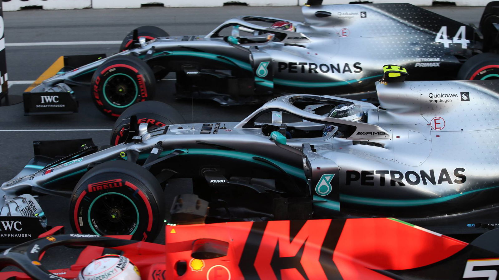 Ferrari menderita 'pukulan ganda' di Baku - Wolff