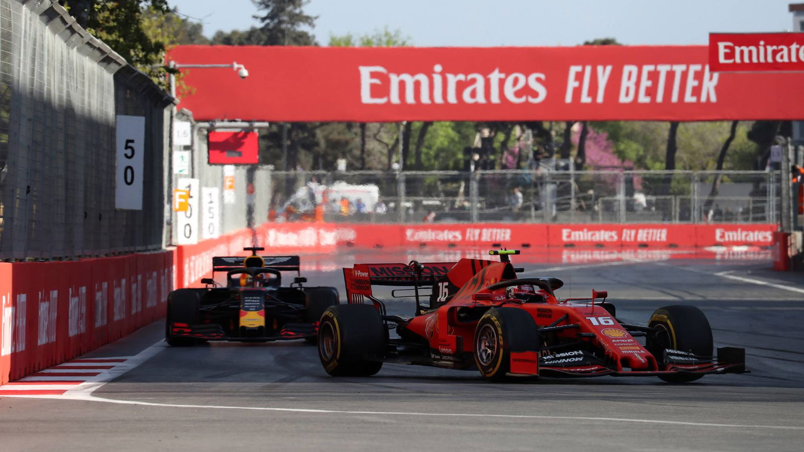 Leclerc: Ferrari 'out in the blue' dengan strategi Baku