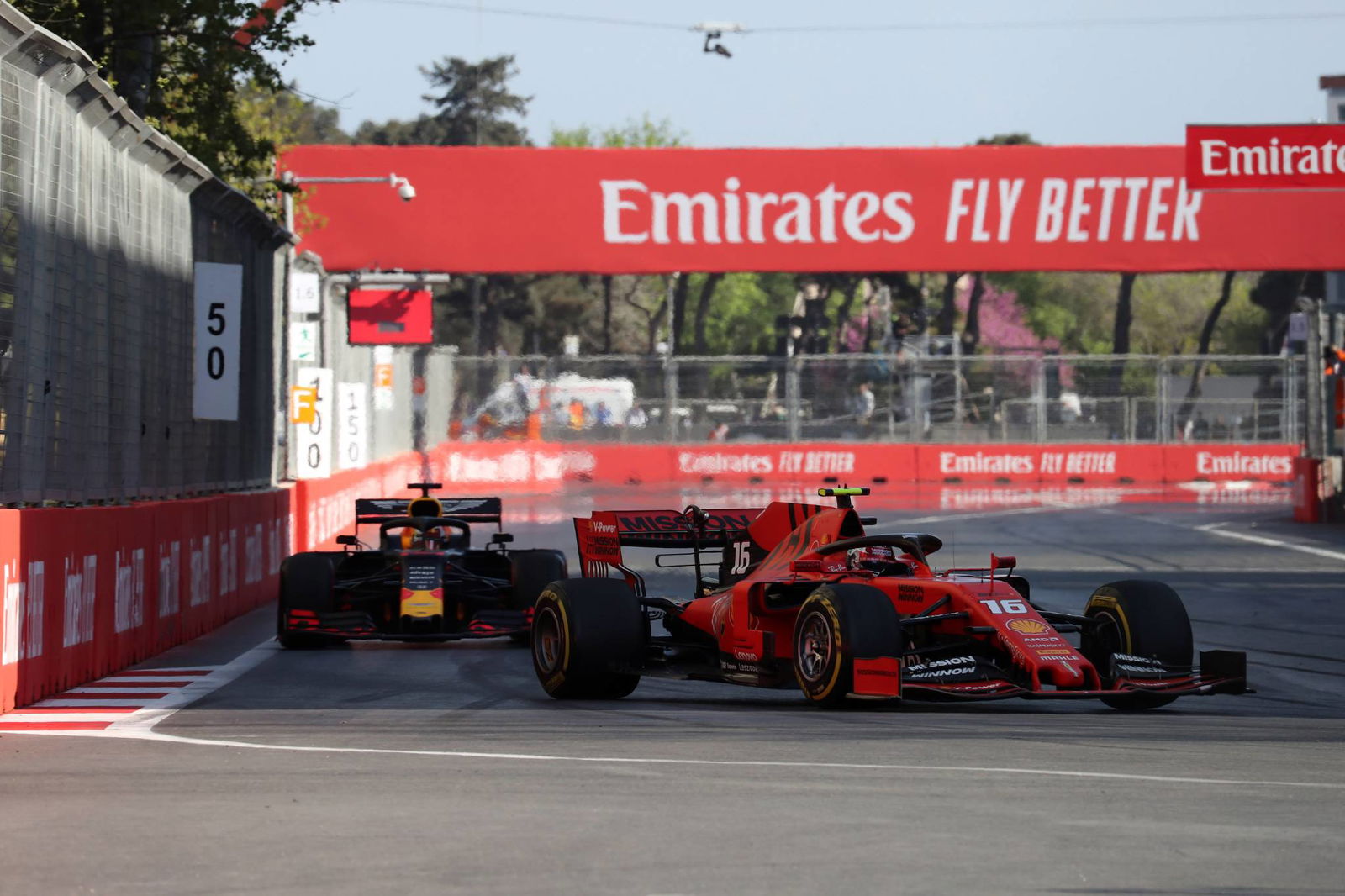 Ricciardo memukul dengan penalti grid tiga tempat untuk Spanyol