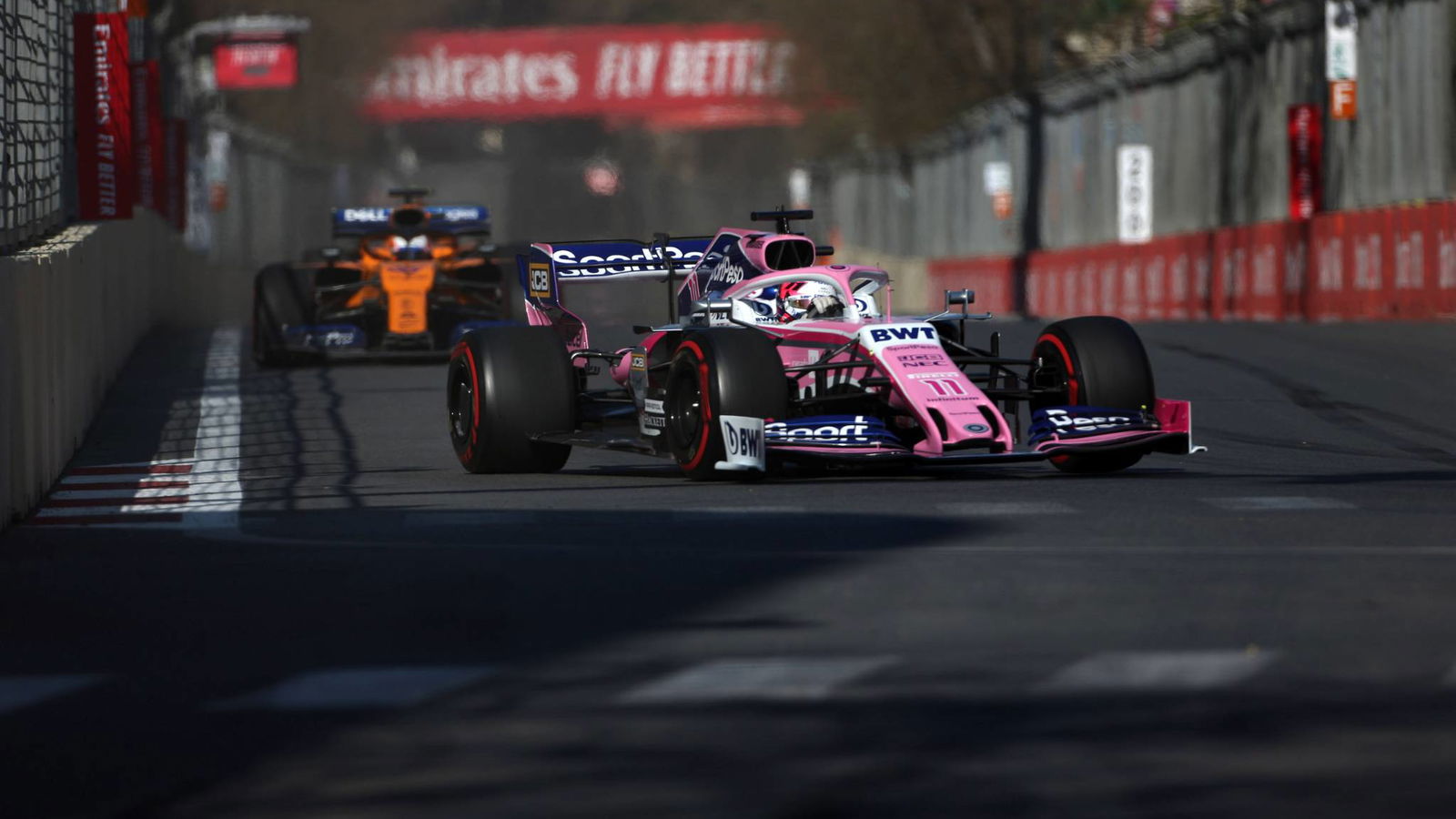 Perez berada di 'batas penuh' di Baku untuk menjaga McLarens lebih cepat di belakang