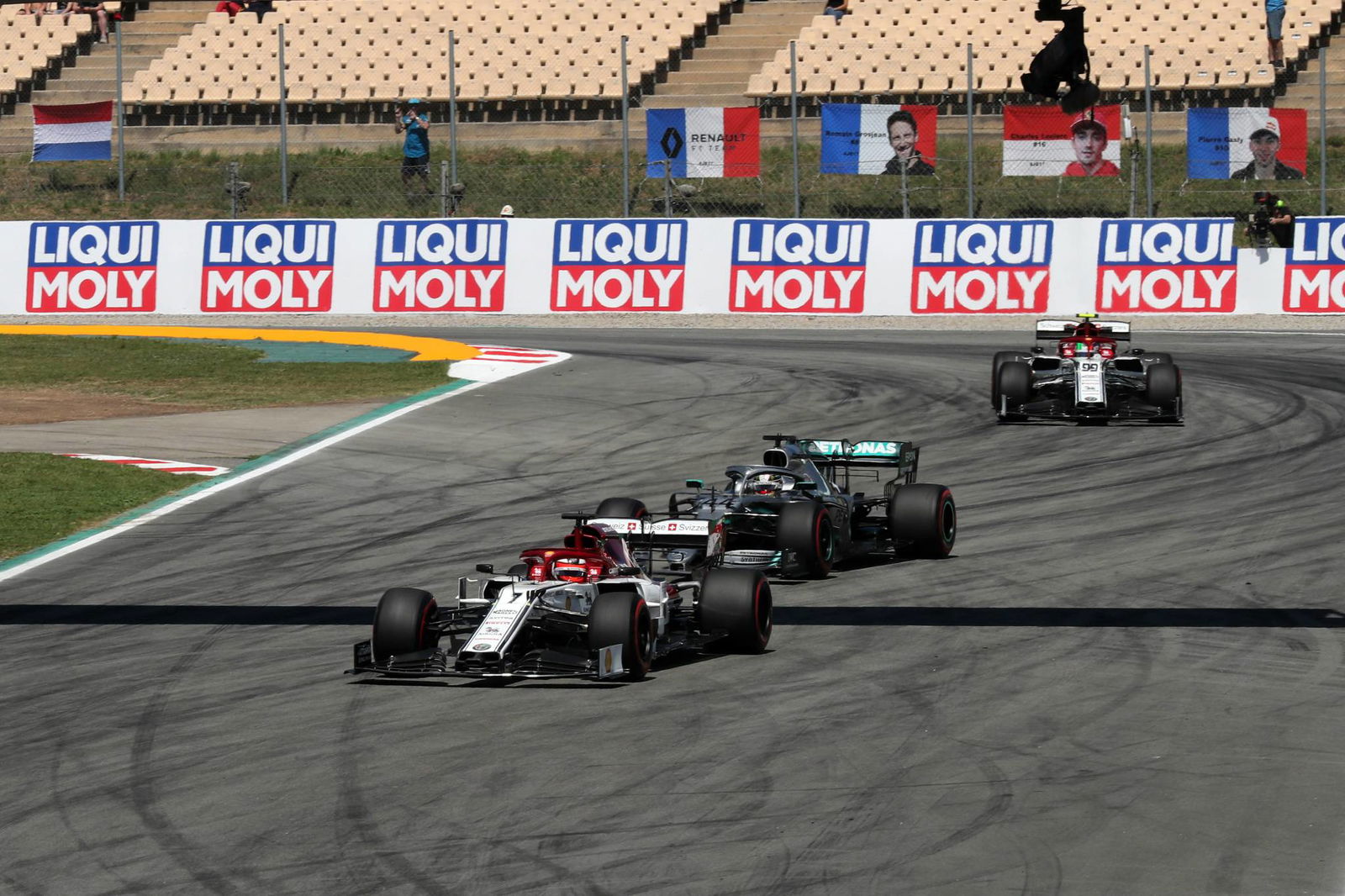 Bottas puncaki FP1 Spanyol meski oli bocor, Stroll crash