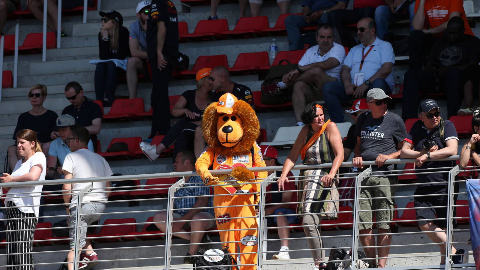 F1 Paddock Notebook - GP Spanyol Jumat