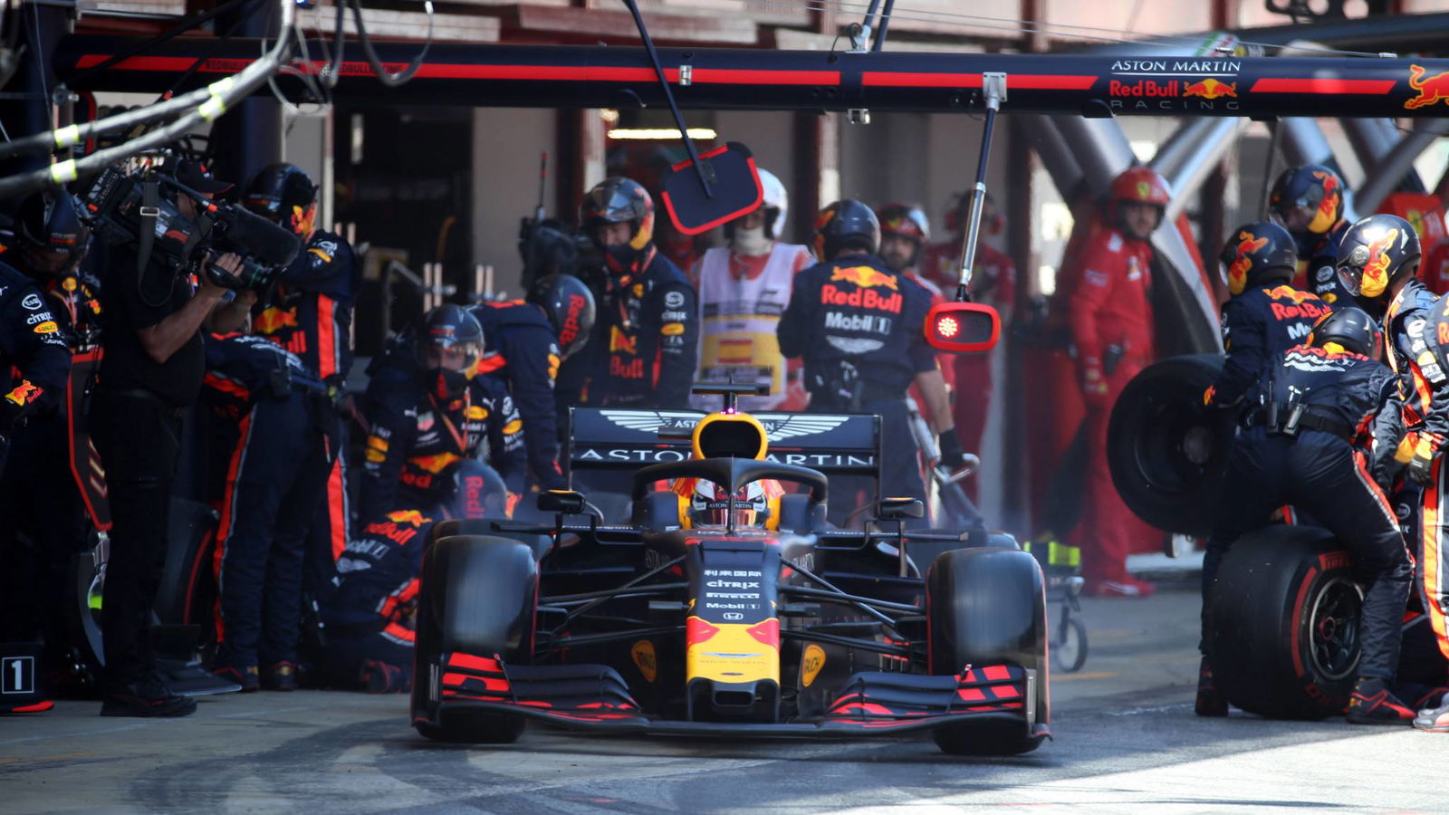 Verstappen akan mendukung pengisian bahan bakar F1 untuk balapan datar
