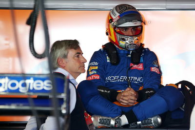 Sainz preparing for pain after FP1 engine issue