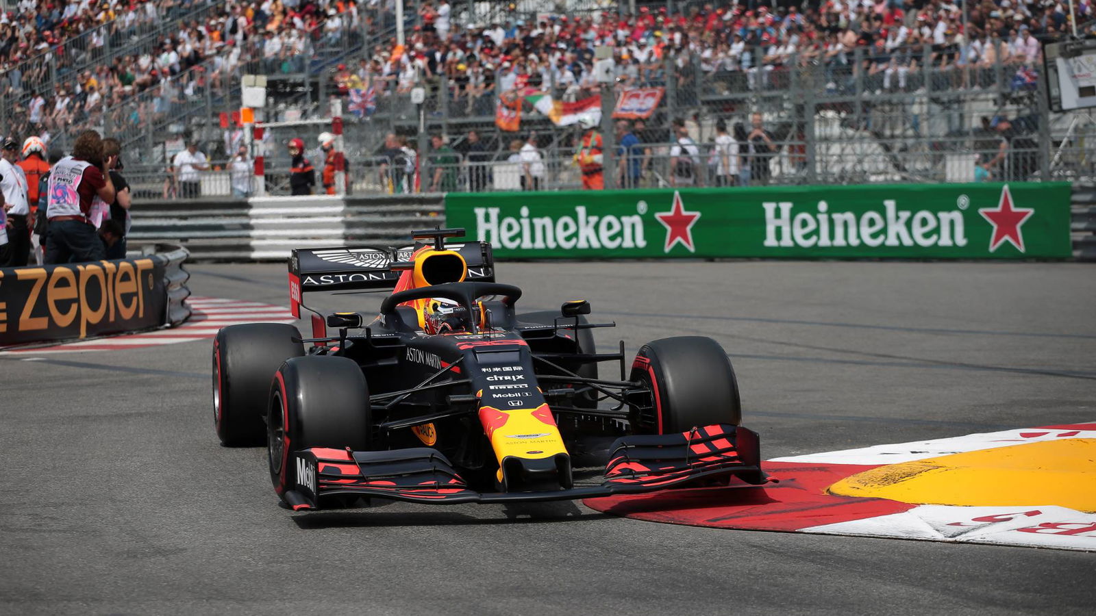 Verstappen: Lalu lintas, celah ban dibesar-besarkan untuk Mercedes