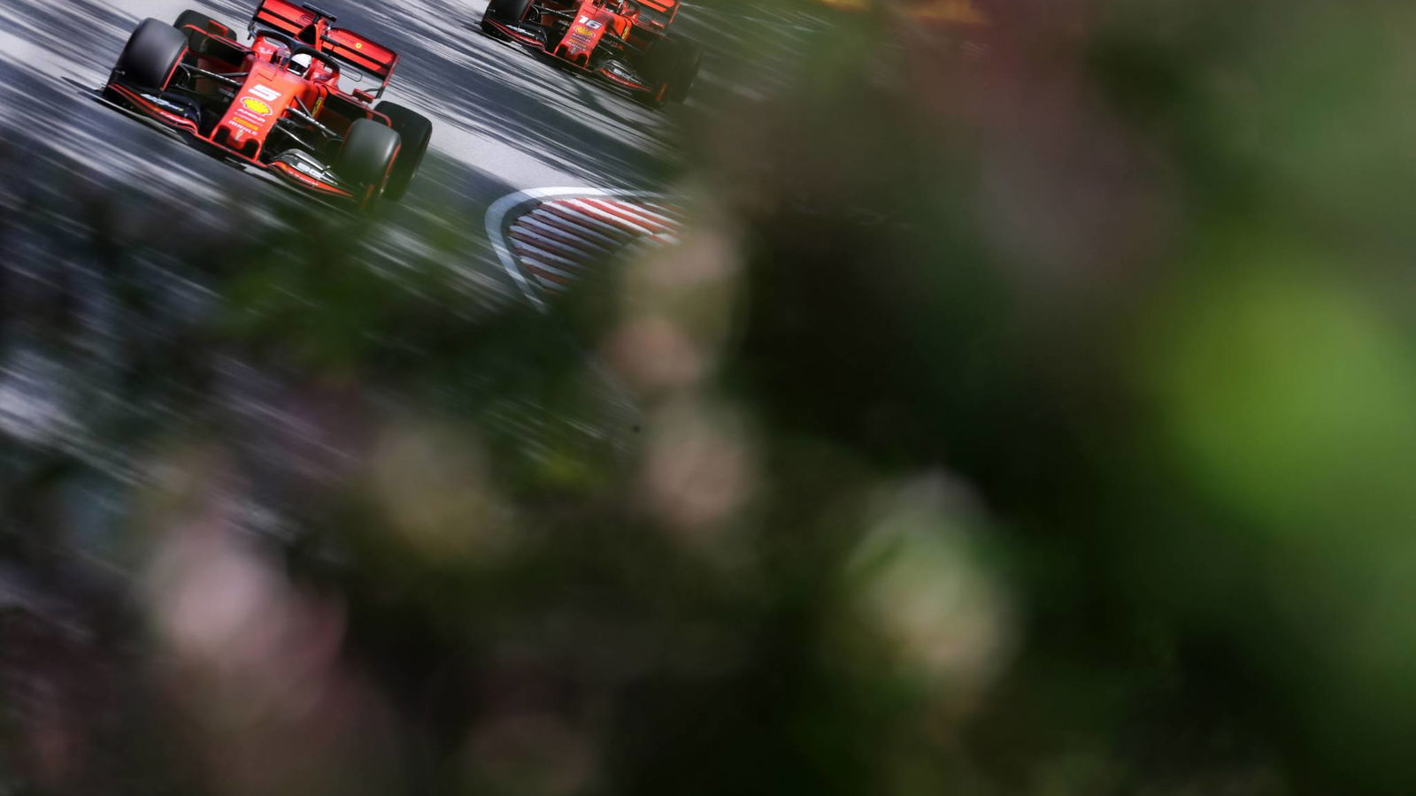 Vettel memberi Ferrari waktu istirahat musim panas untuk mengubah perburuan gelar