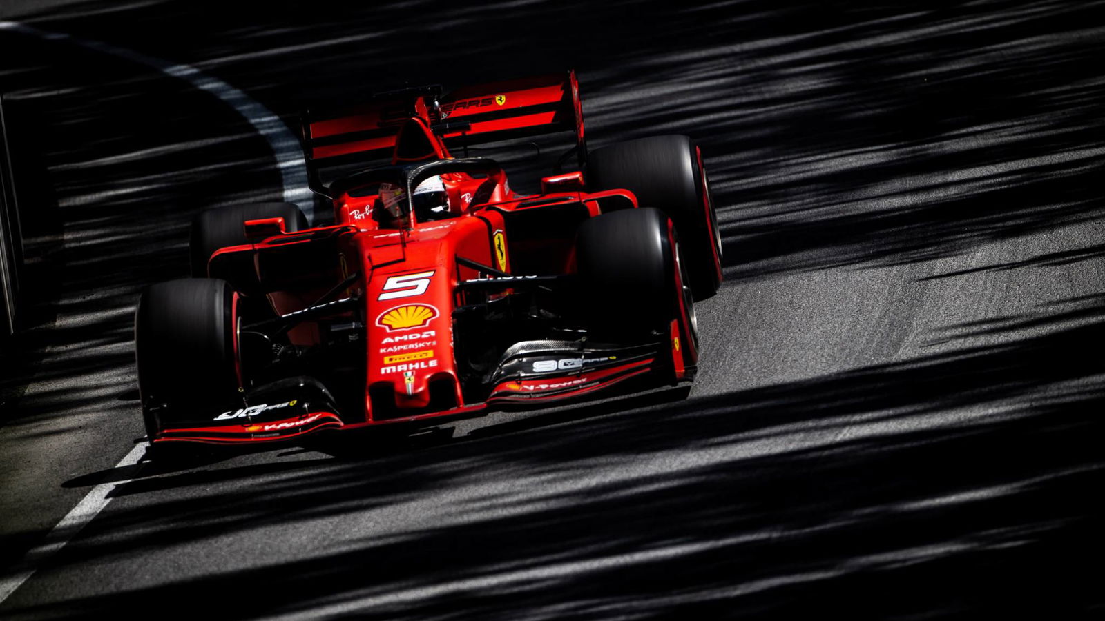 Vettel mengalahkan Hamilton ke pole Kanada, mengakhiri kemarau 17 balapan