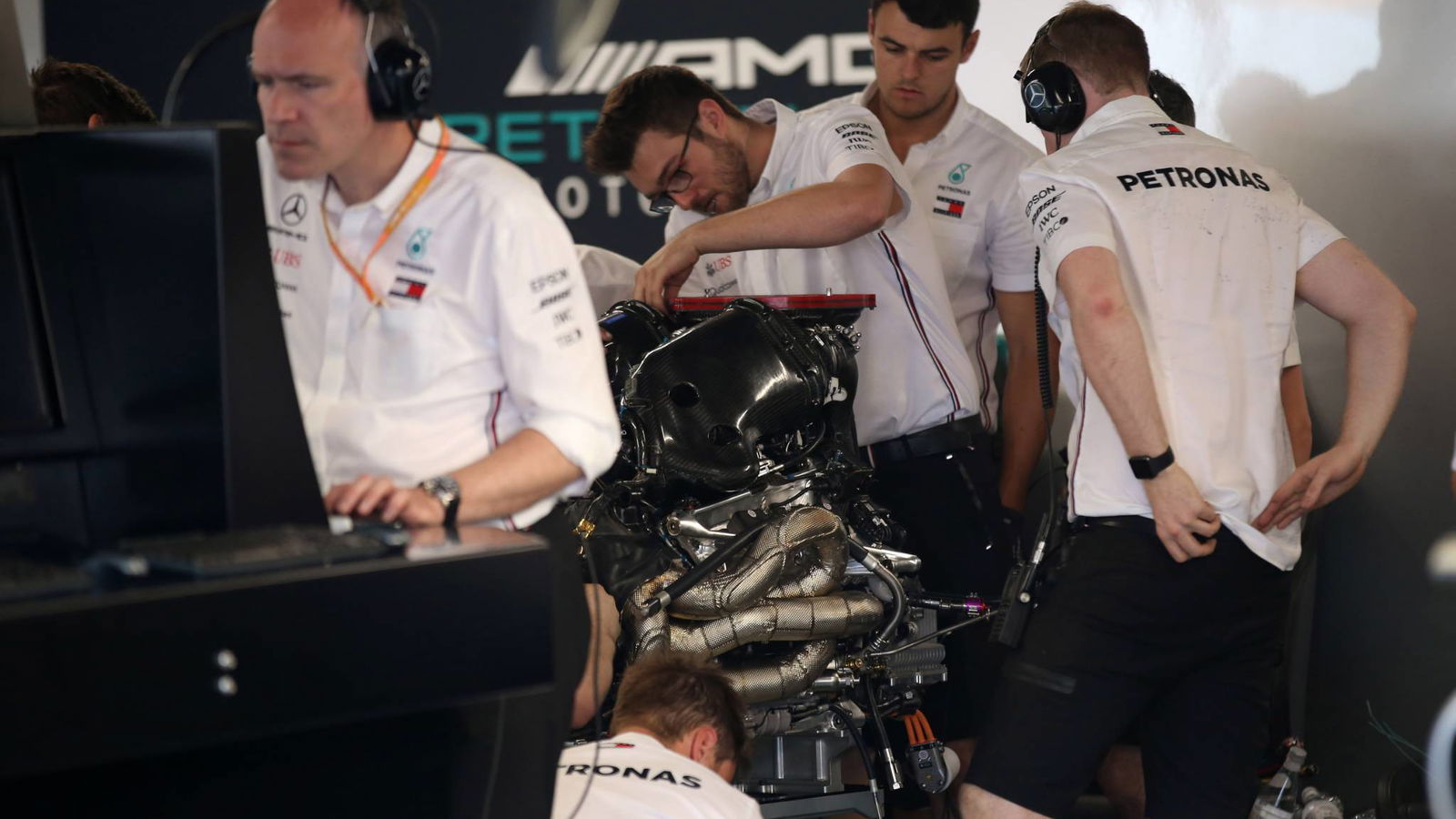 Mercedes explains pre-race scare for Hamilton in Canada