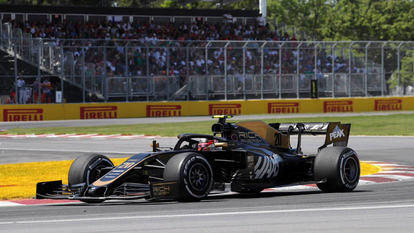 Haas set-up backfires as Magnussen apologises for radio comments