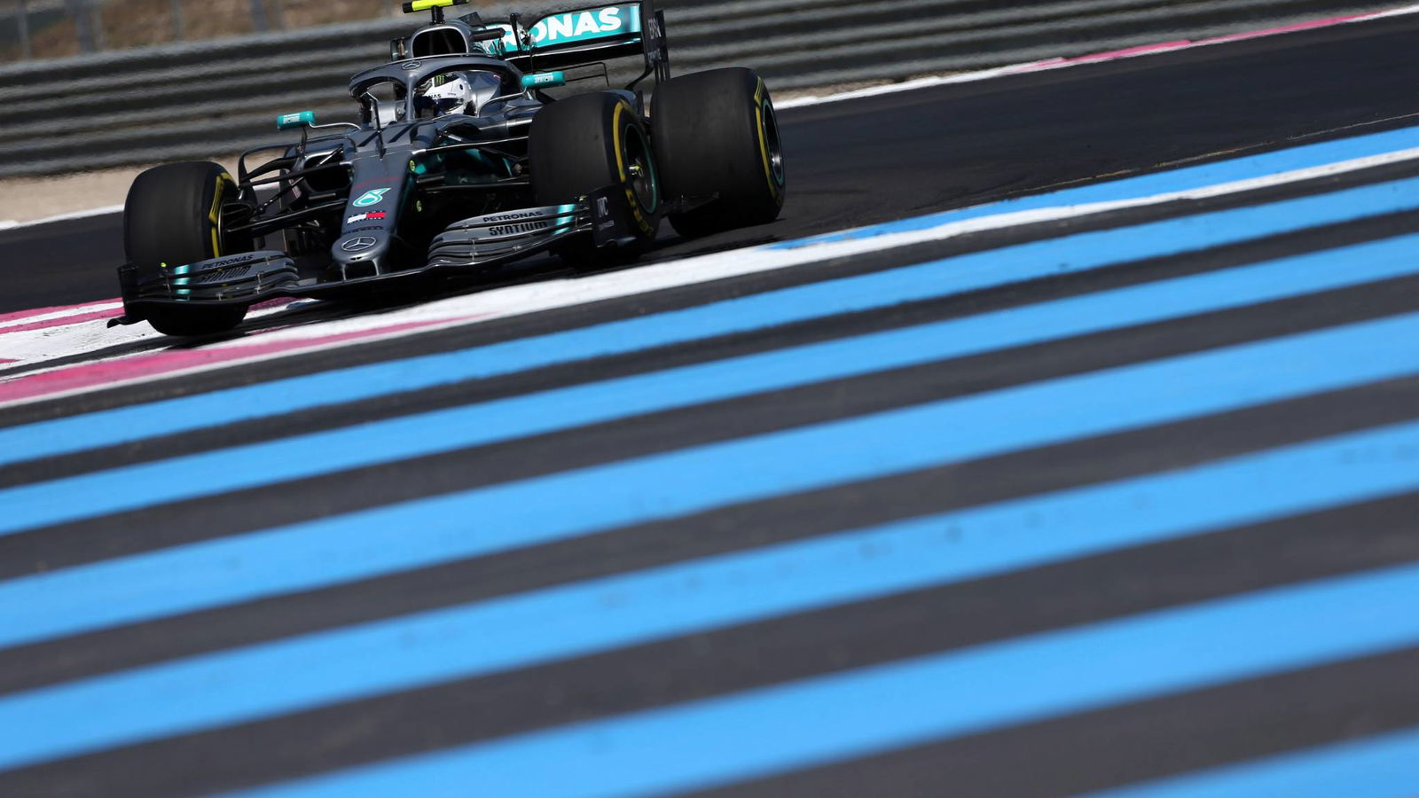 Bottas closes out French GP fastest in Mercedes 1-2