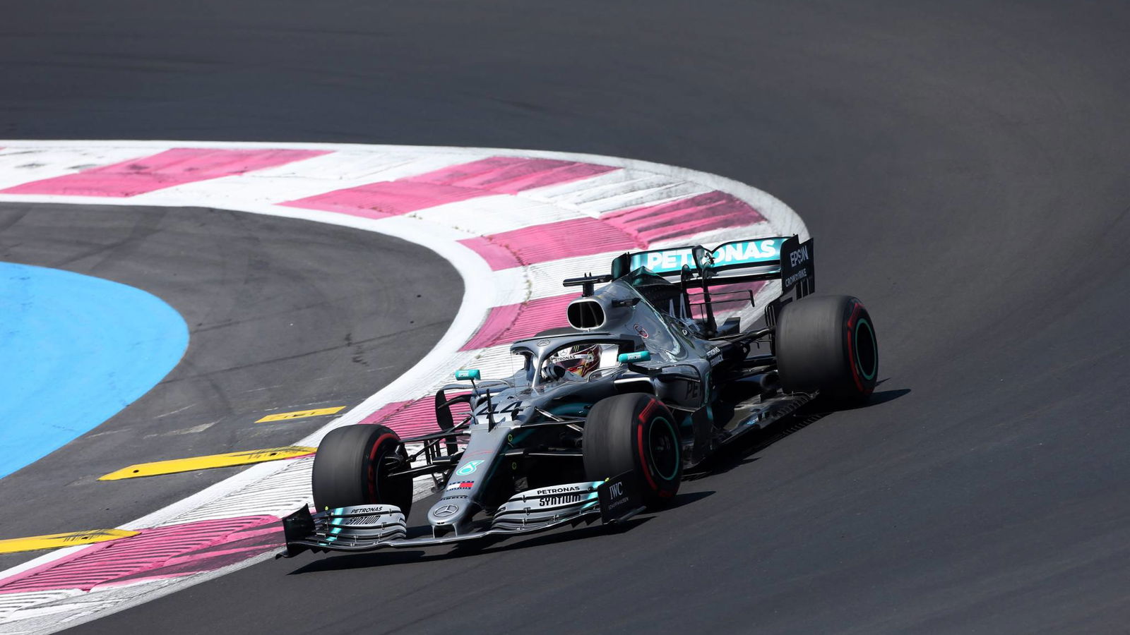 Hamilton charges to French GP pole, Vettel struggles to 7th