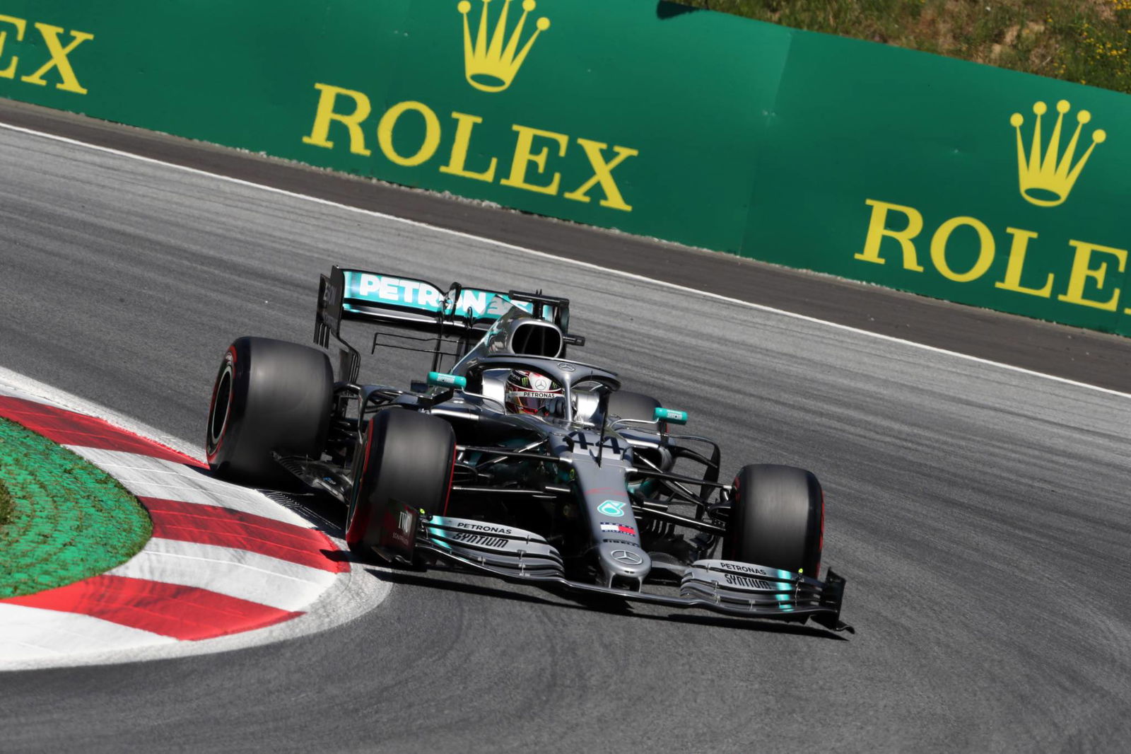 Verstappen blames 