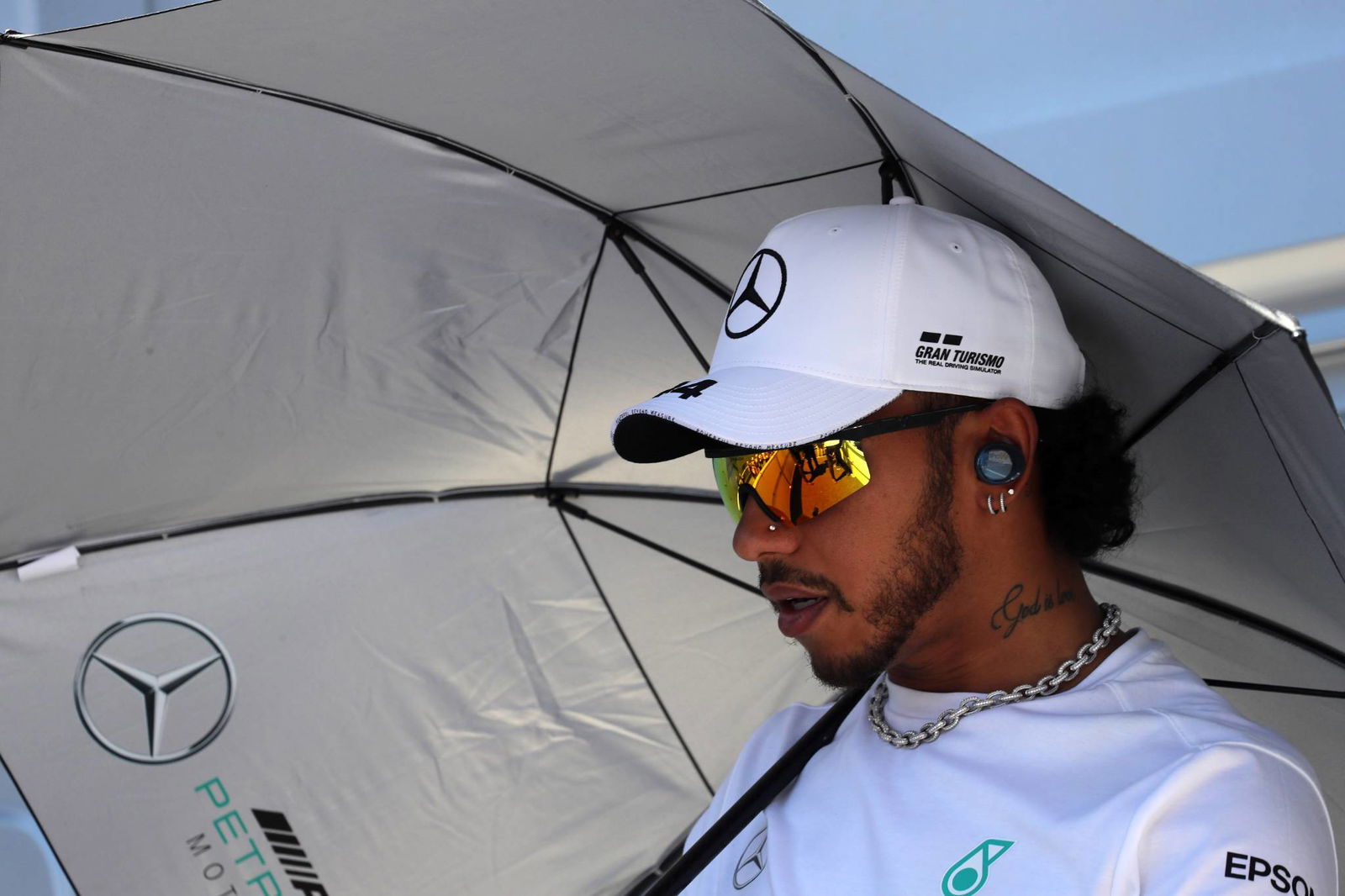 Ferrari suffers radio silence over Vettel pit stop