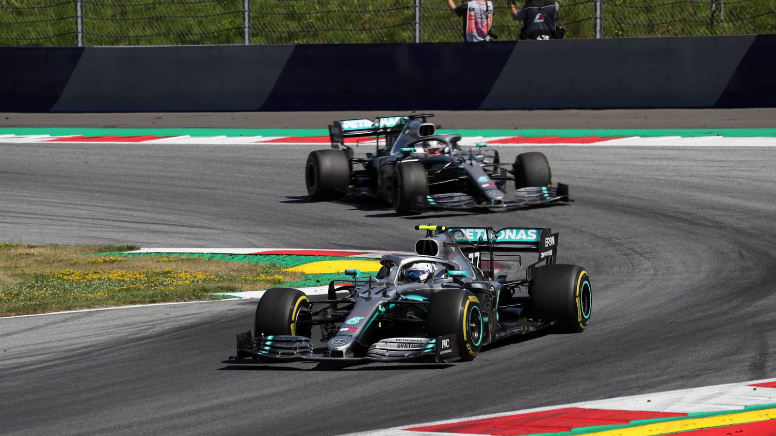 Mercedes: Cooling issues a consequence of tight packaging push