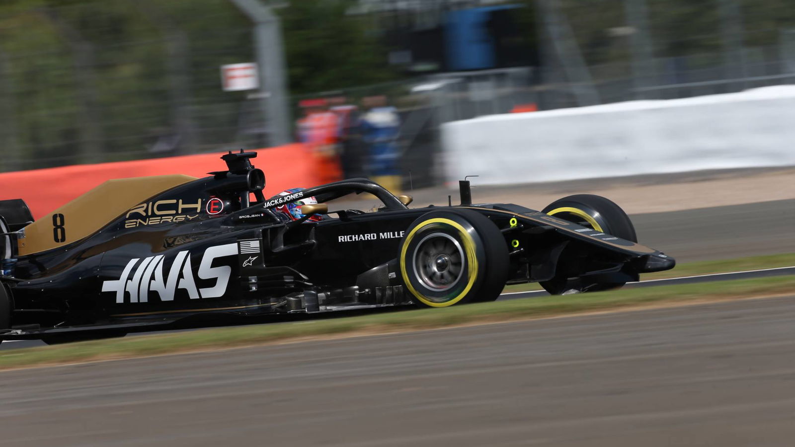 FP1 pitlane crash 