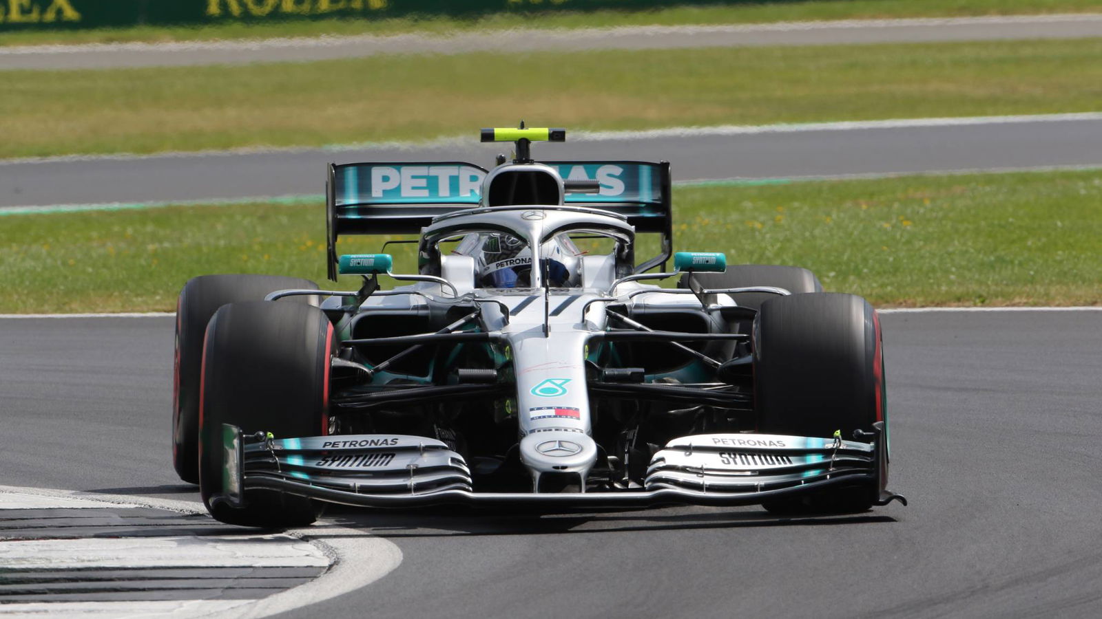 Bottas mengalahkan Hamilton dalam latihan GP Inggris kedua