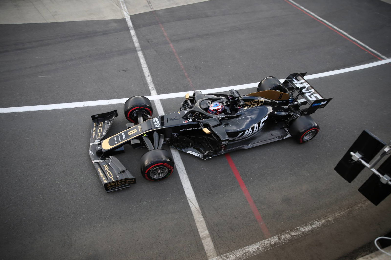 FP1 pitlane crash 