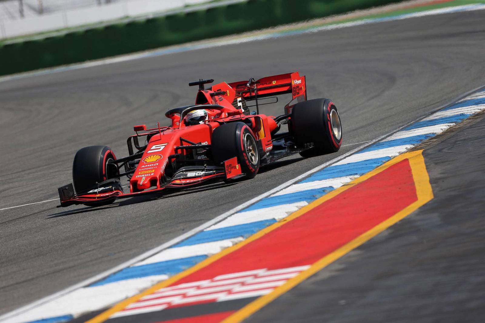 Leclerc memprediksi Mercedes-Red Bull melakukan laga balik dalam kondisi lebih sejuk