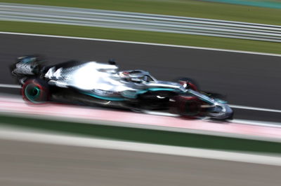 Hamilton says Mercedes F1 car “plateaued” in qualifying