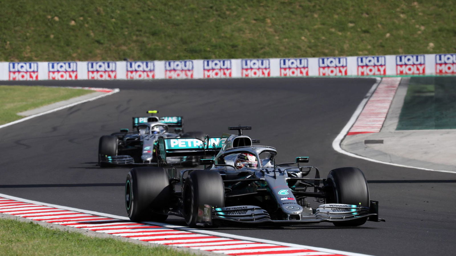 Gosip F1: Pirelli membantah saran ban Mercedes