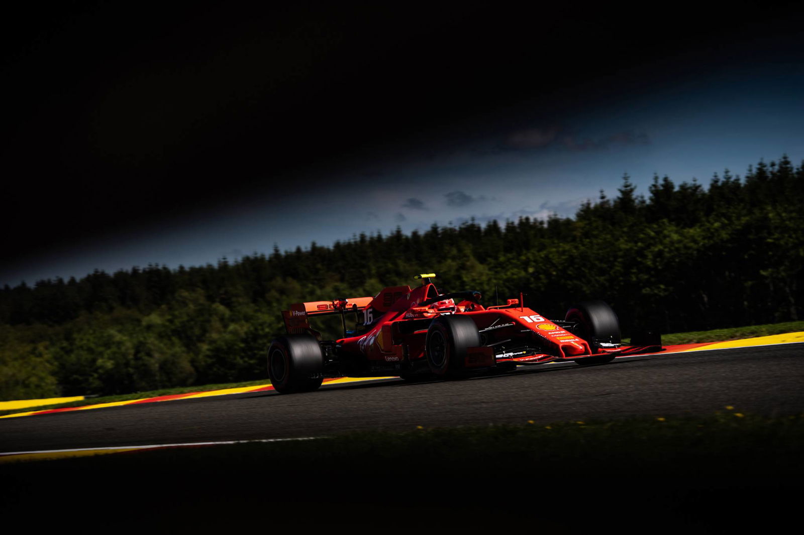 Leclerc meraih kemenangan perdananya yang emosional di GP Belgia